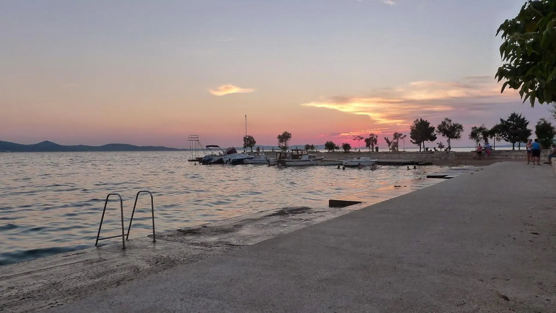Apartments Darija سفيتي بيتار