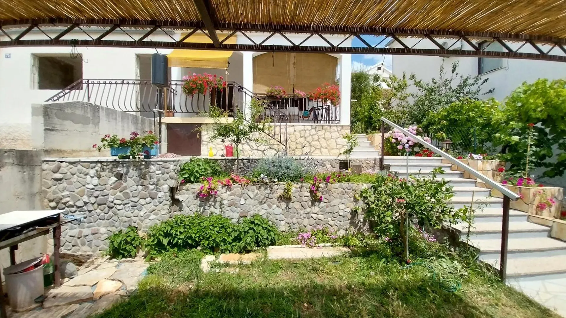 סבטי פטר Apartments Darija
