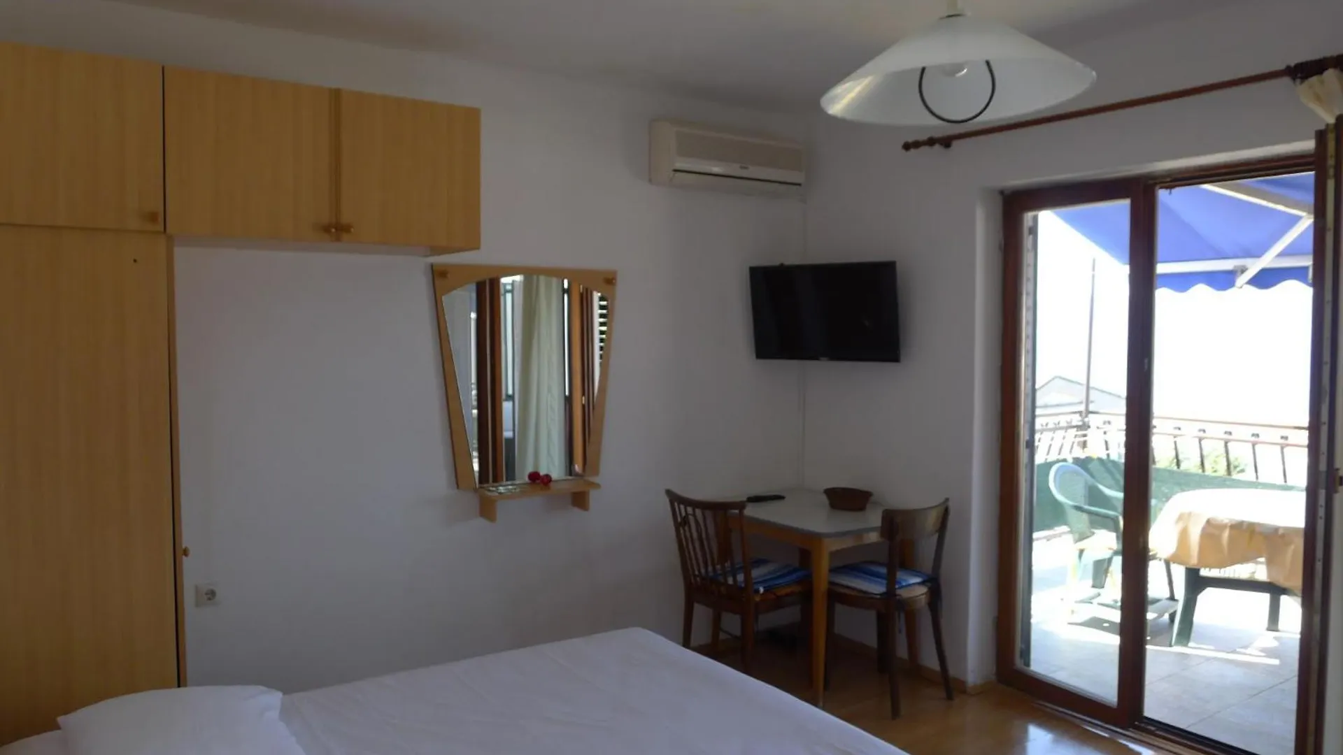 Apartments Darija سفيتي بيتار 0*,